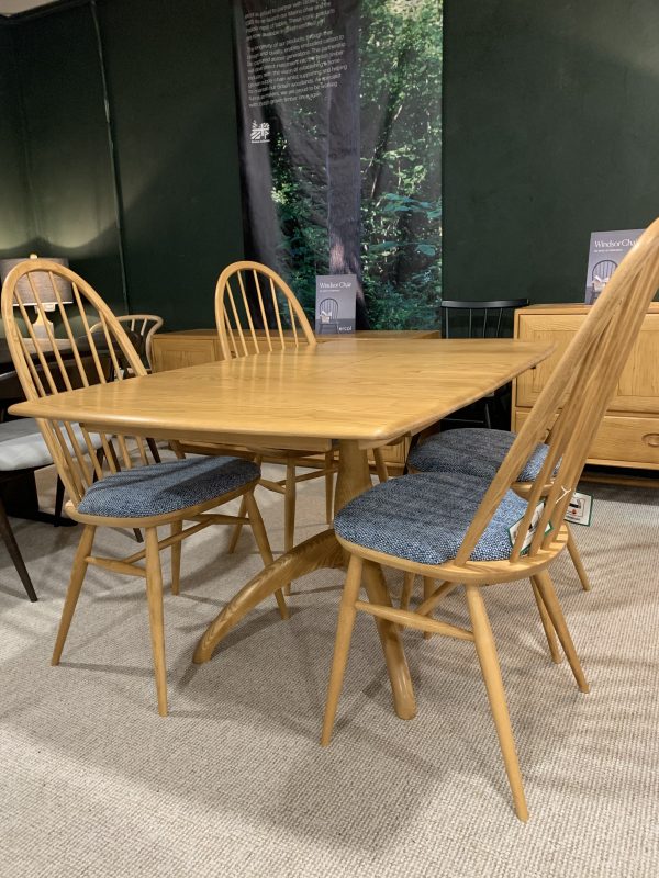 Ercol Windsor small extending table with 4 x Quaker chairs LT finish Display